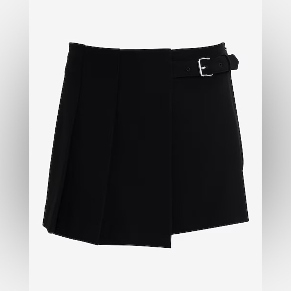 High Waisted Buckle Pleated Mini Skort